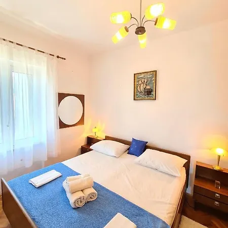 Mentha Apartment *